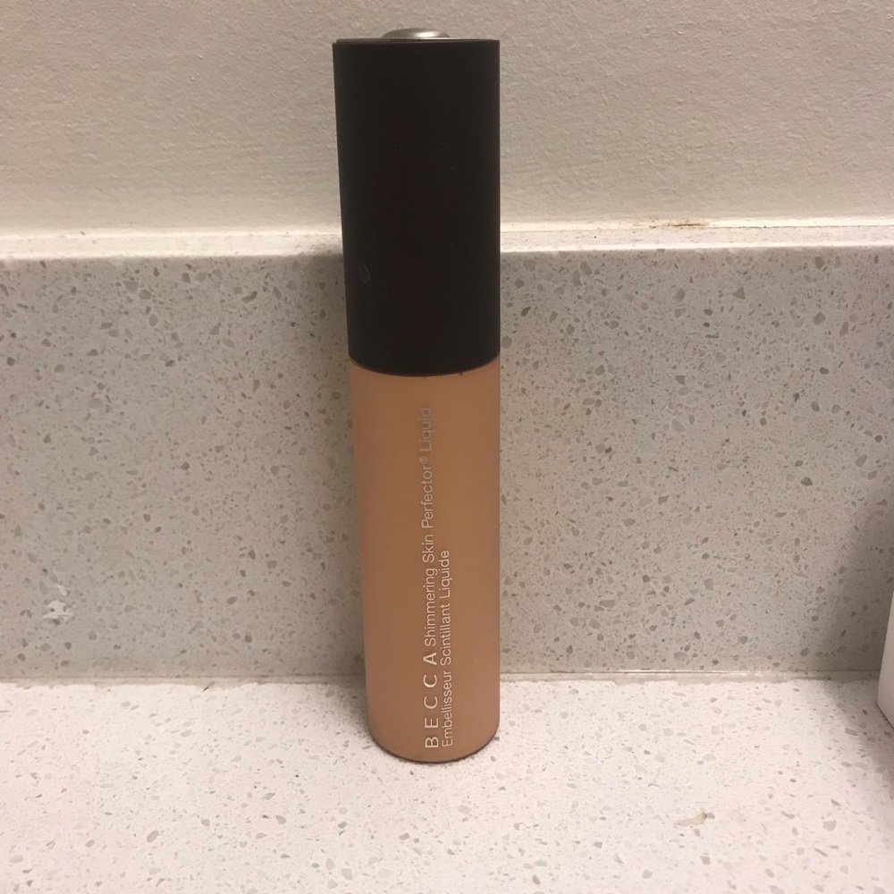 Becca shimmering Skin Perfector Liquid